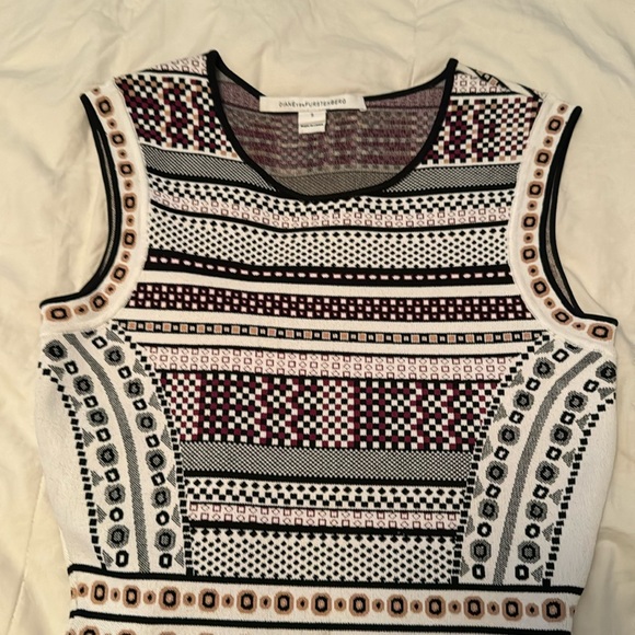 Diane Von Furstenberg Sleeveless knit dress Size S. EUC - Picture 1 of 8